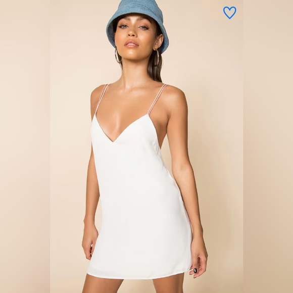 SUPERDOWN Breanna V-Neck Strappy Shift Mini Dress White Size Small - Picture 2 of 12